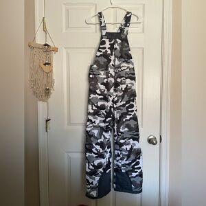 Arctix Kids Medium Camo Snow Bibs - Black & Gray EUC